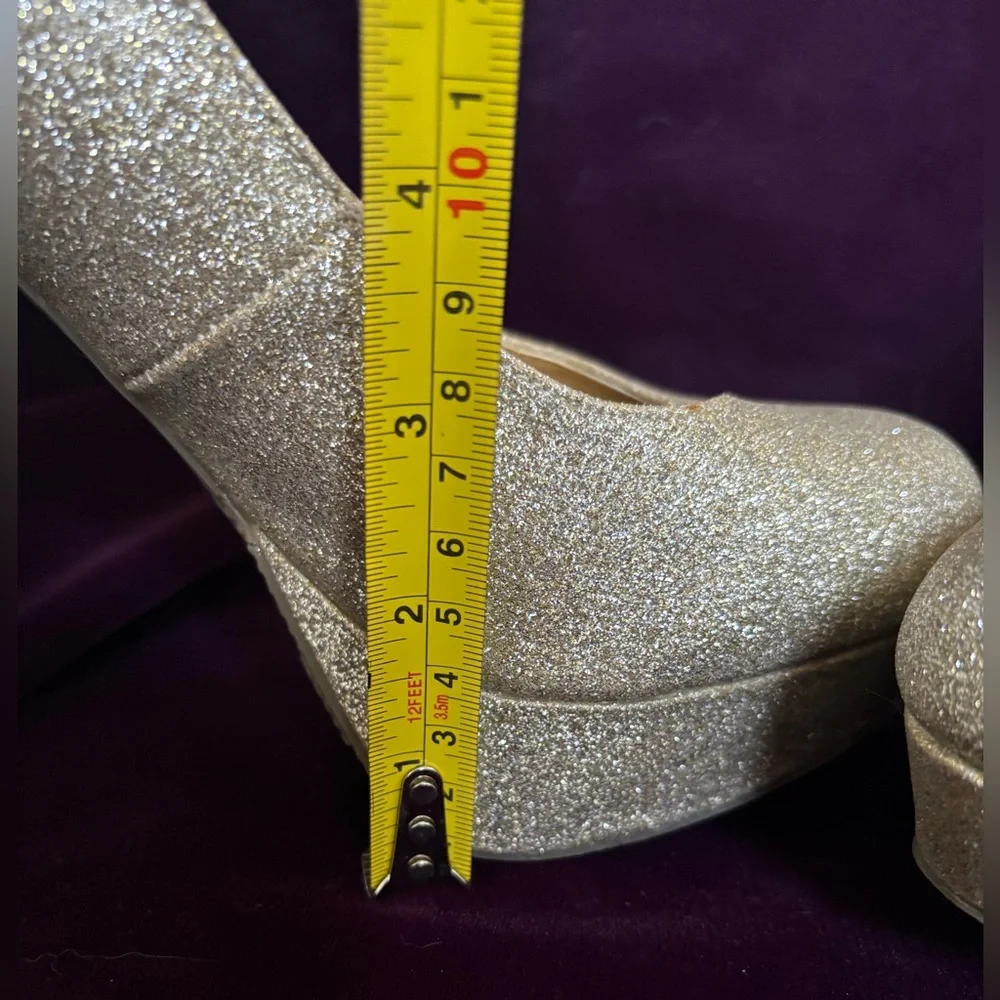 MASSIMO Women’s Silver Glitter Platform Pumps SZ 8 MED Width VERY Sparkly Shoes